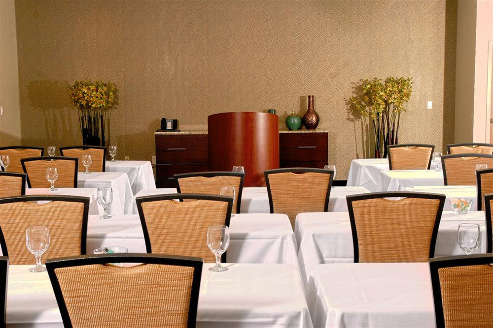 Springhill Suites Chesapeake Greenbrier Esterno foto