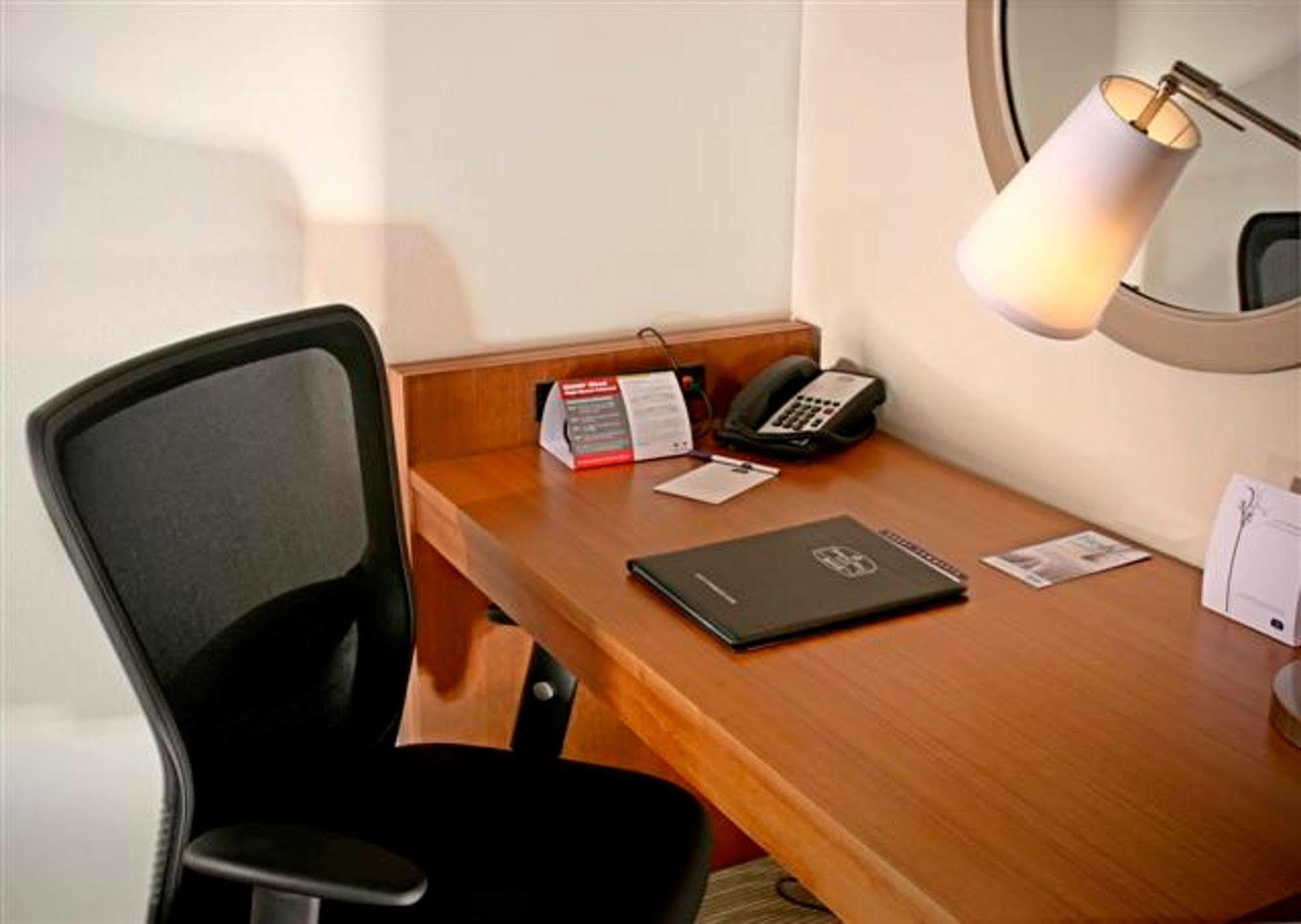 Springhill Suites Chesapeake Greenbrier Esterno foto